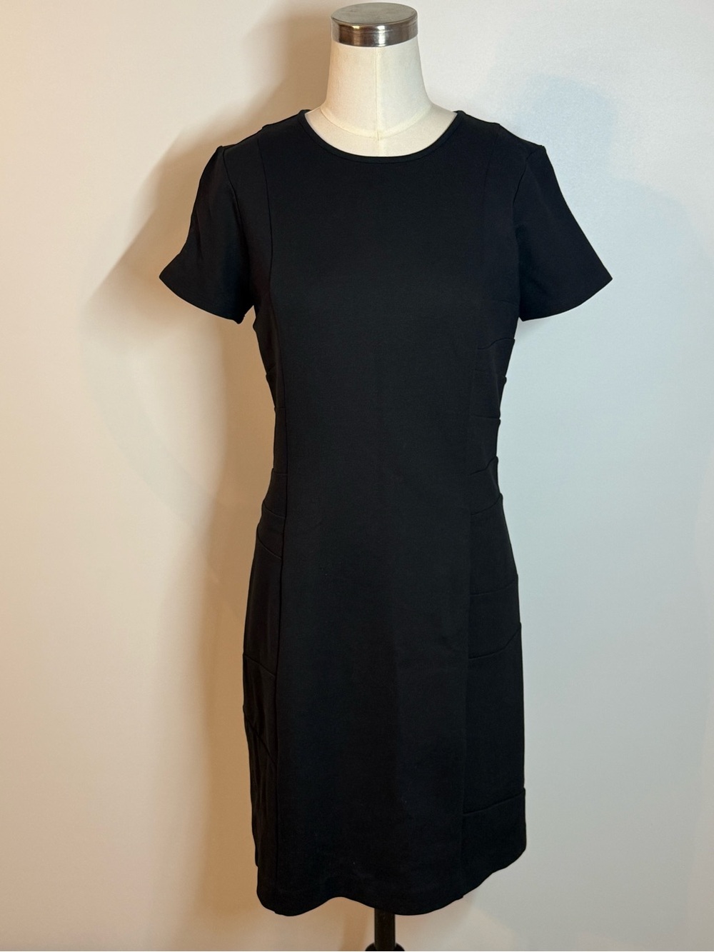 Ann Taylor Black Short-Sleeve Shift Dress